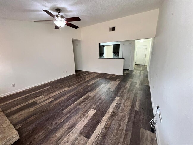 Building Photo - 3303 Galesburg Dr