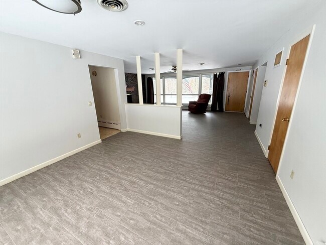 Foto del edificio - 1090 Pleasant St