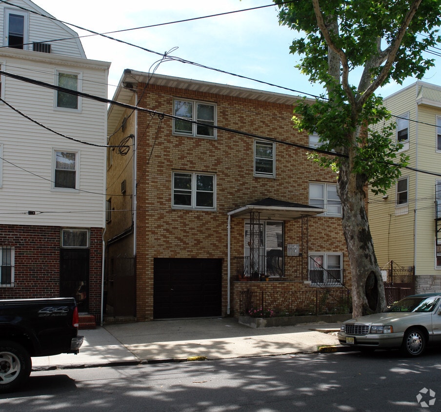 54 New York Ave, Newark, NJ 07105 Apartments in Newark, NJ