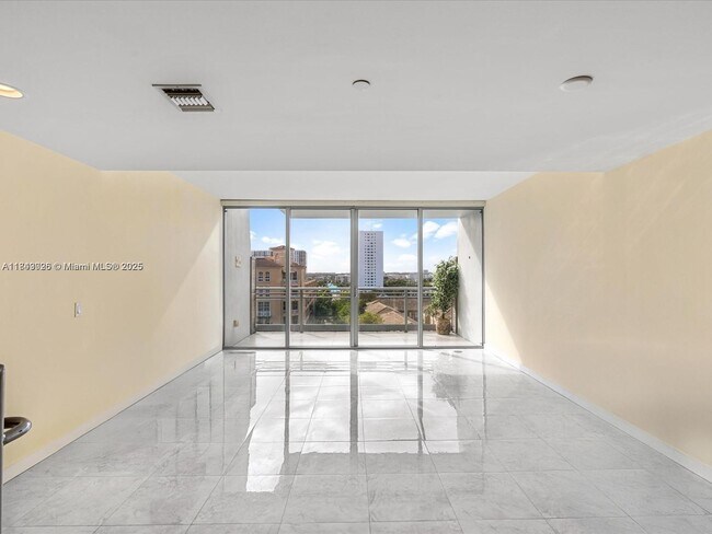 Foto del edificio - 2950 NE 188th St