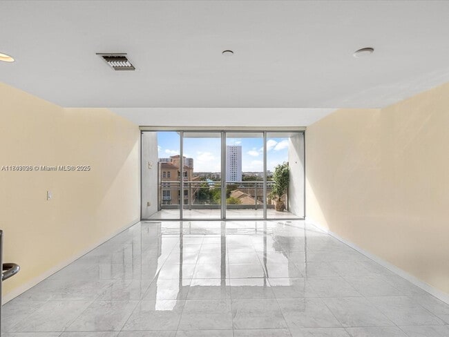 Building Photo - 2950 NE 188th St