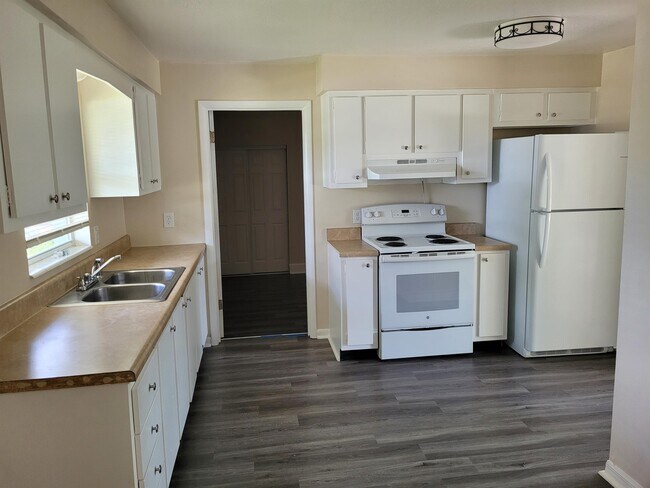 Building Photo - 1091 Basque Dr