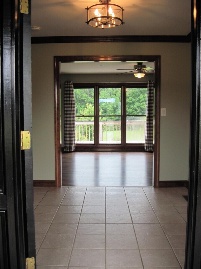 Foto del edificio - 5216 Griffith Rd