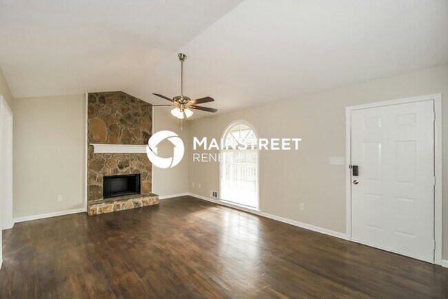 Building Photo - 3 Bedroom Pet-Friendly Home in Powder Springs, GA with Main Street Renewal
