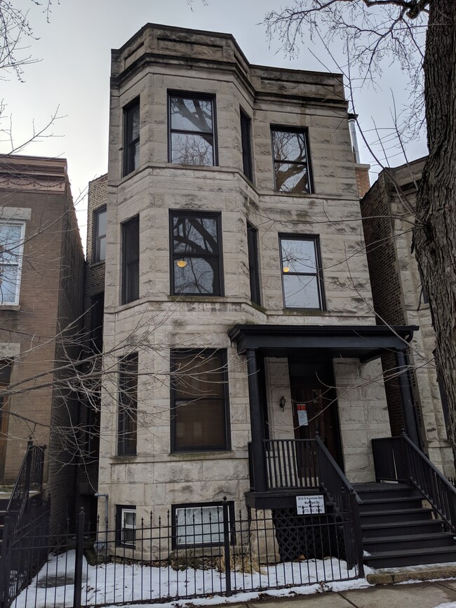 Building Photo - 3838 N Kenmore Ave