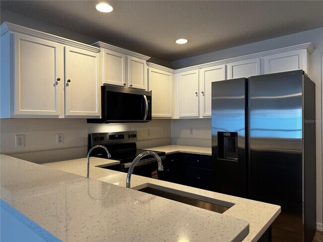 Foto del edificio - 5102 Monticello Heights Ln