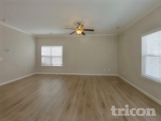 Building Photo - 369 Drooping Leaf Rd