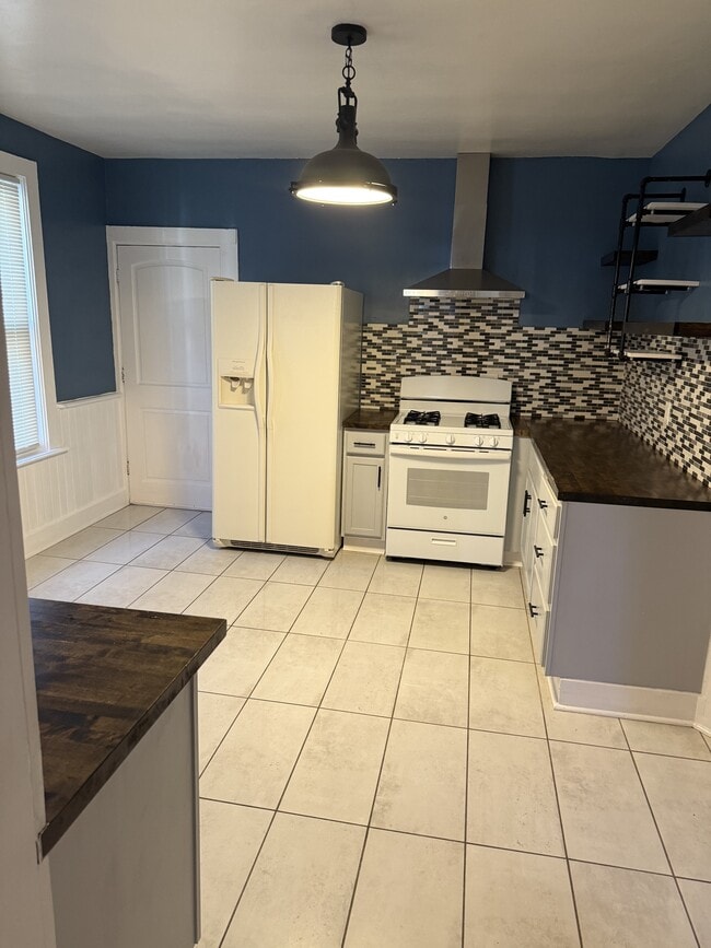 Foto del edificio - 2227 W Cherry St