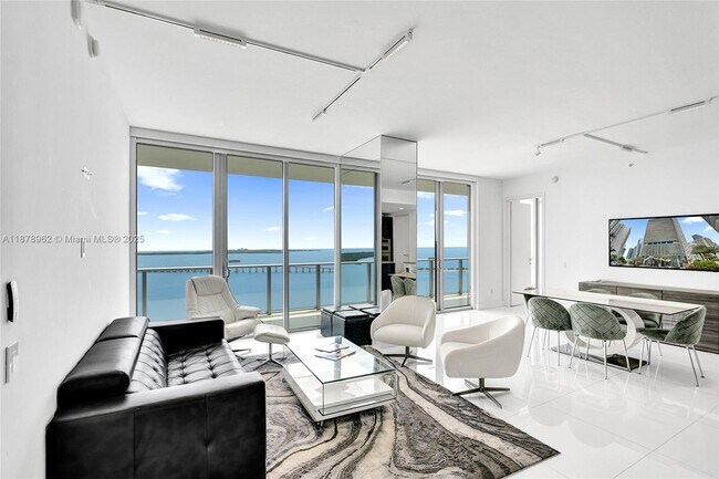 Foto del edificio - 1300 Brickell Bay Dr