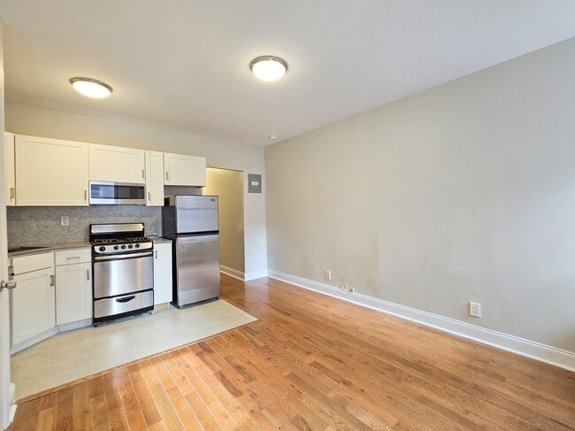 Building Photo - 515 W 168th St