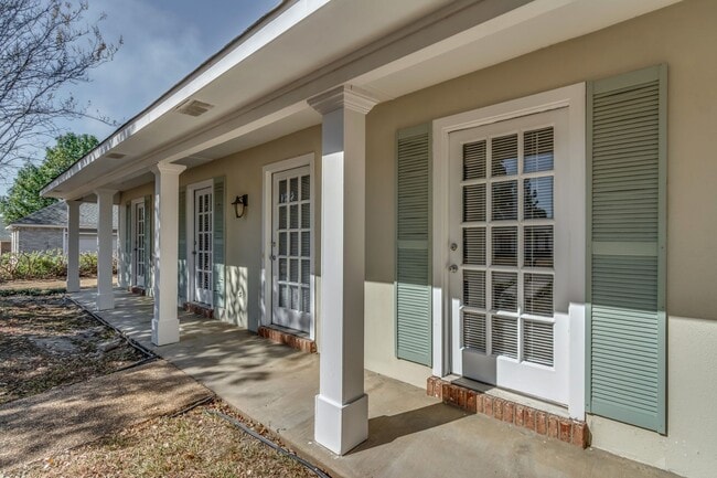 Building Photo - 3/2 in Madison Co. School District!