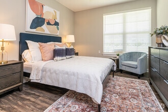 2BR, 2BA - 987SF - Blu on the Boulevard