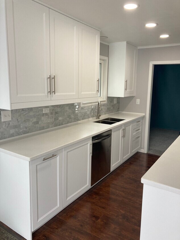 338 N Lakeshore Dr, Mundelein, IL 60060 House Rental in Mundelein, IL