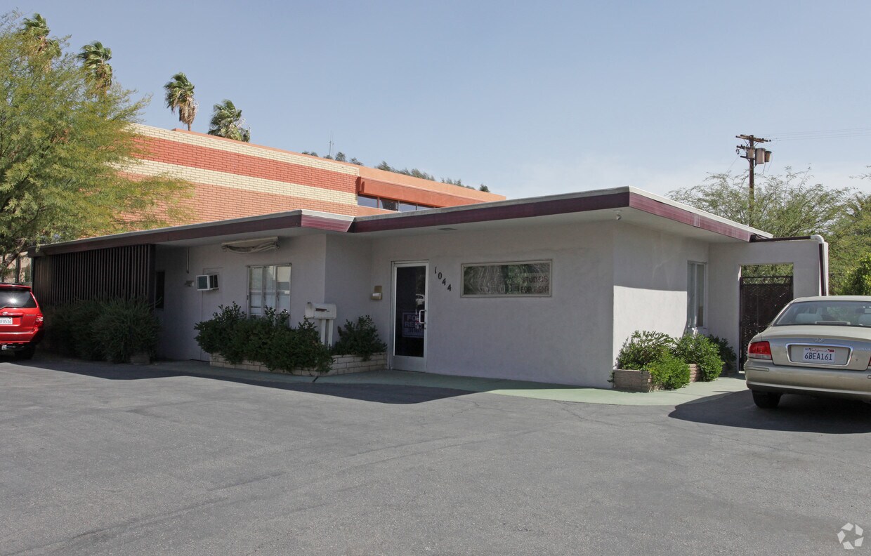 Primary Photo - 1044 N Indian Canyon Dr