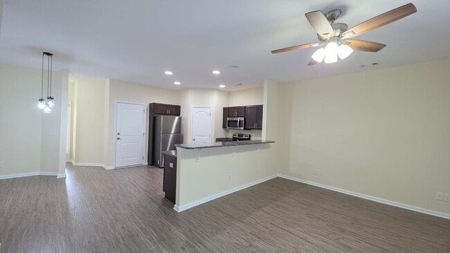 Foto del edificio - 3 Bedroom, 2.5 bath townhome in Creekside of Richmond Hill