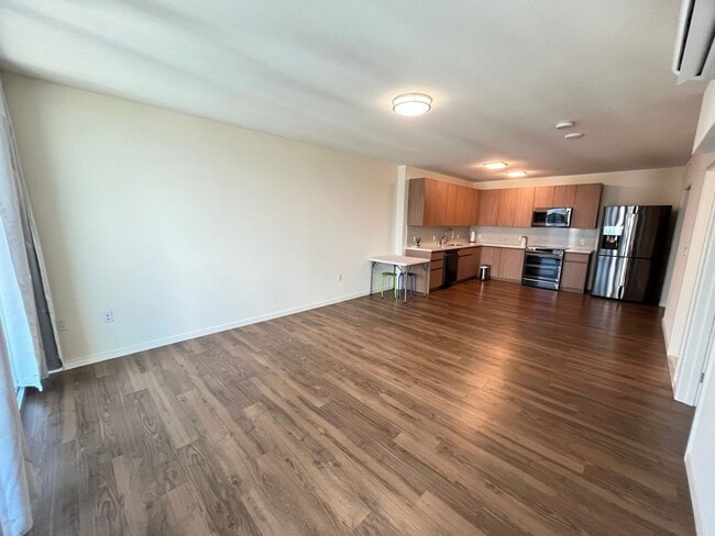 Building Photo - LIKE NEW Condition 1 Bedroom 1 Bathroom at...