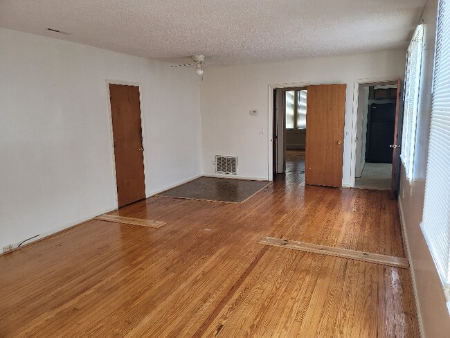 Foto del edificio - 448 W Railroad Ave