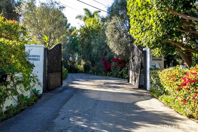 Foto del edificio - 27409 Pacific Coast Hwy