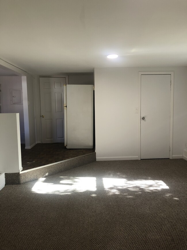 Building Photo - 229 Southaven Ave