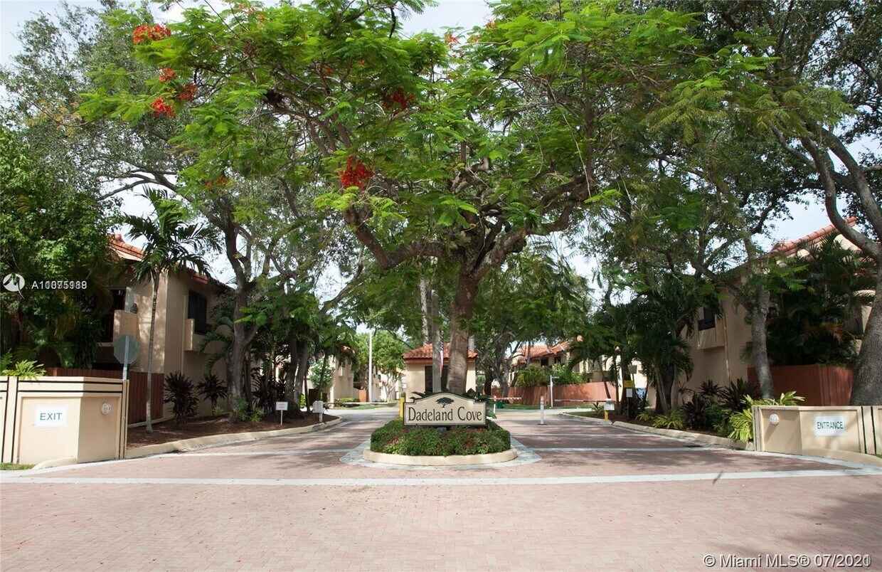 Primary Photo - 10115 SW 77th Ct