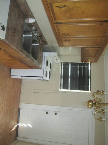 Foto del edificio - 1669 Douglas St