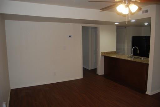 Foto del edificio - 2921 Old Greenwood Rd