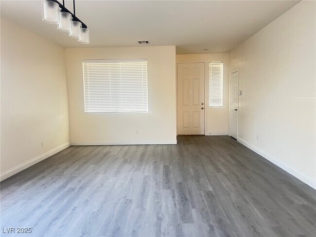 Foto del edificio - 8112 Azure Falls Ct