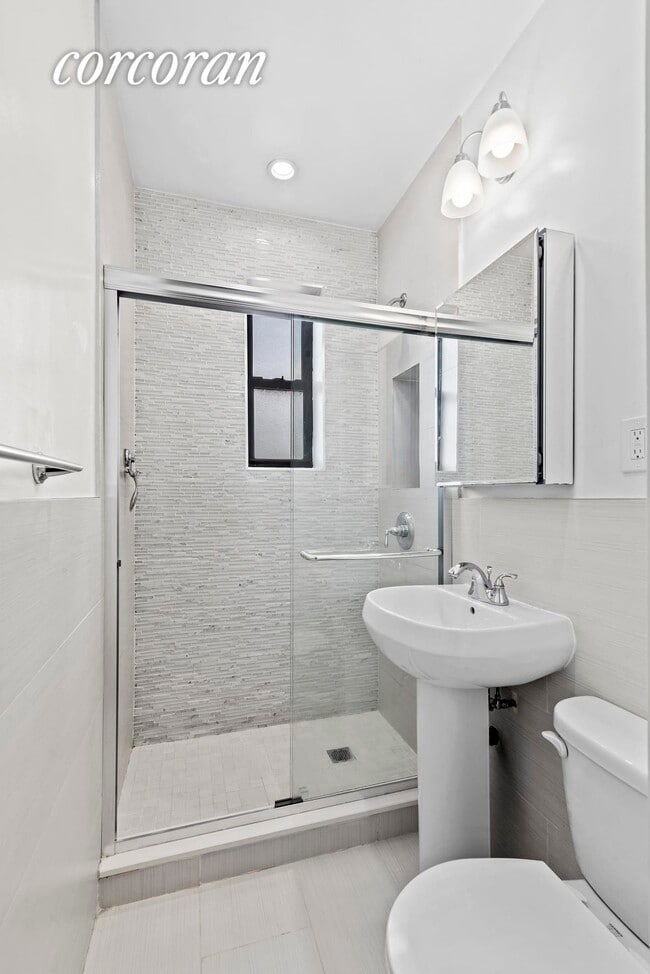 Building Photo - 21-28-28 35th St