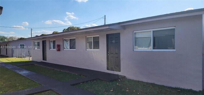 Foto del edificio - 873 NW 10th St