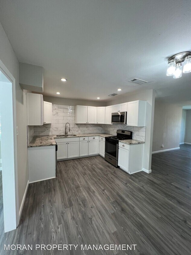 Building Photo - 3 br, 2 bath House - 217 Northview