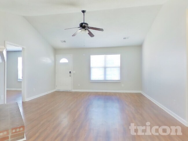 Foto del edificio - 101 Squire Rd