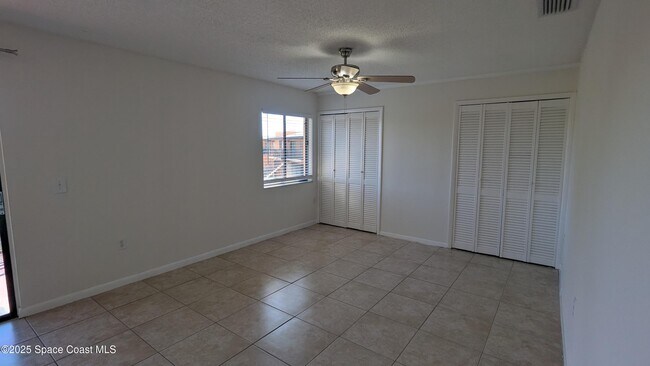 Foto del edificio - 215 San Juan Cir