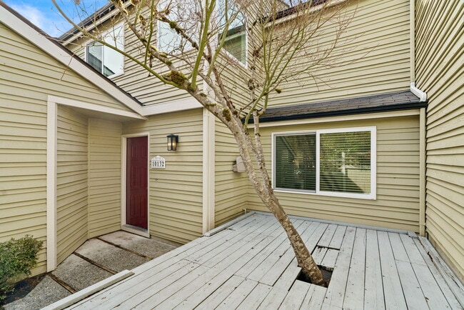 Building Photo - 10132 NE 115th Ln