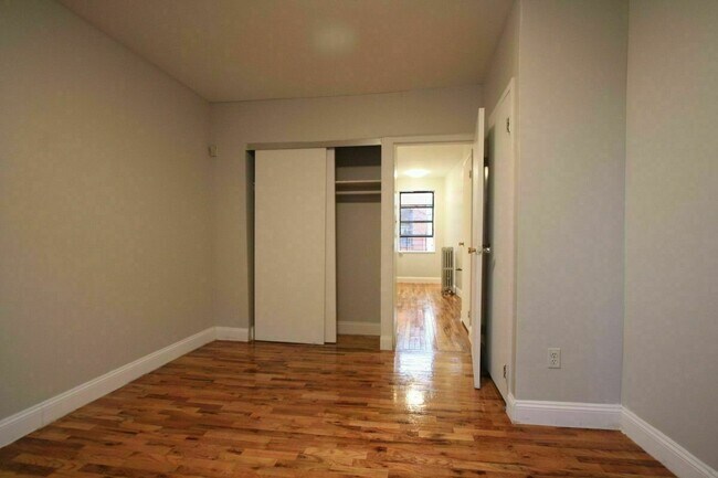 Building Photo - 2810 Foster Ave