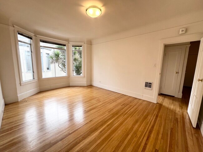 Building Photo - 3870 California St