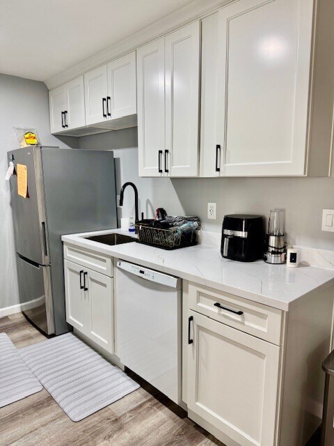 Foto del edificio - 5030 Valley Crest Dr