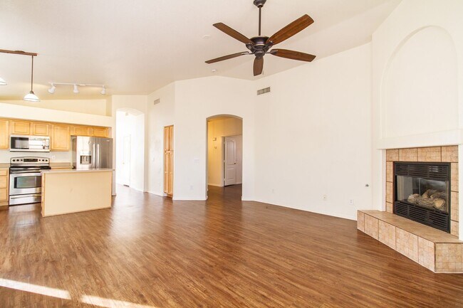 Foto del edificio - * COMING SOON * Nice spacious 3 bedroom, 2 bath home in FABULOUS EAST MESA NEIGHBORHOOD!