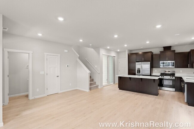 Foto del edificio - Beautiful *NEW CONSTRUCTION* 4 BD* 2.5 BA*...