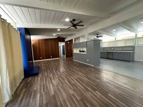 Building Photo - 1036 W Alamos Ave
