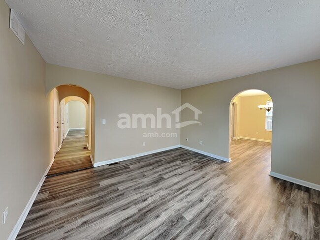 Foto del edificio - 5116 Sand Ct