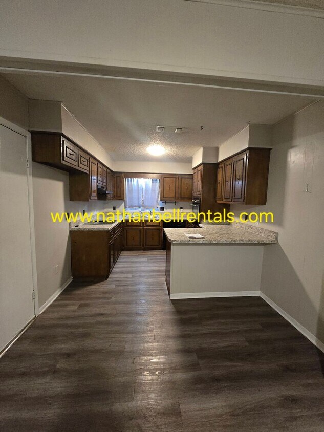 Foto principal - 3 bedroom/2 bath Home