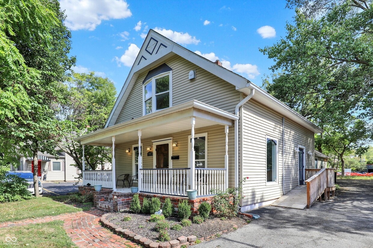 Primary Photo - 6543 Ferguson St