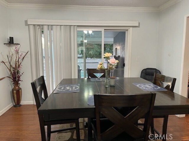 Foto del edificio - 1047 N Bender Ave