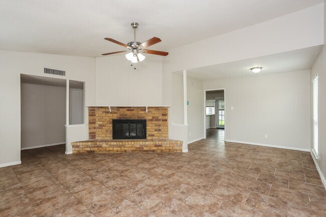 Foto del edificio - 616 Prairie Ln