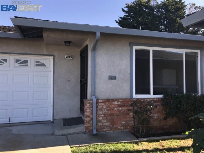 Foto del edificio - 20910 Royal Ave