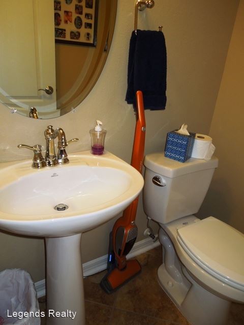 Foto del edificio - 4 br, 3.5 bath House - 12840 Calderdale Av...