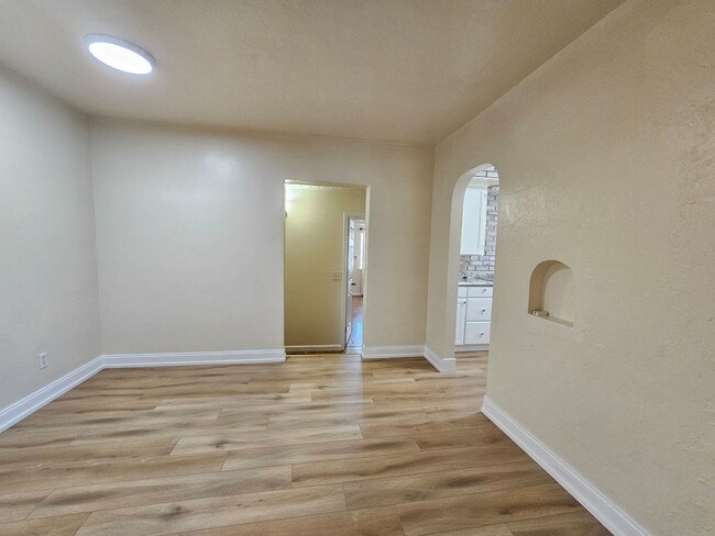 Building Photo - Charming Midtown House