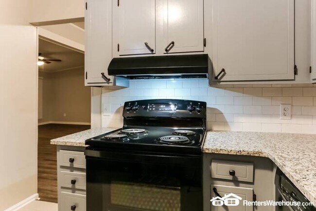 Foto del edificio - Updated 3 bedrooms and 2 full bath home $$...