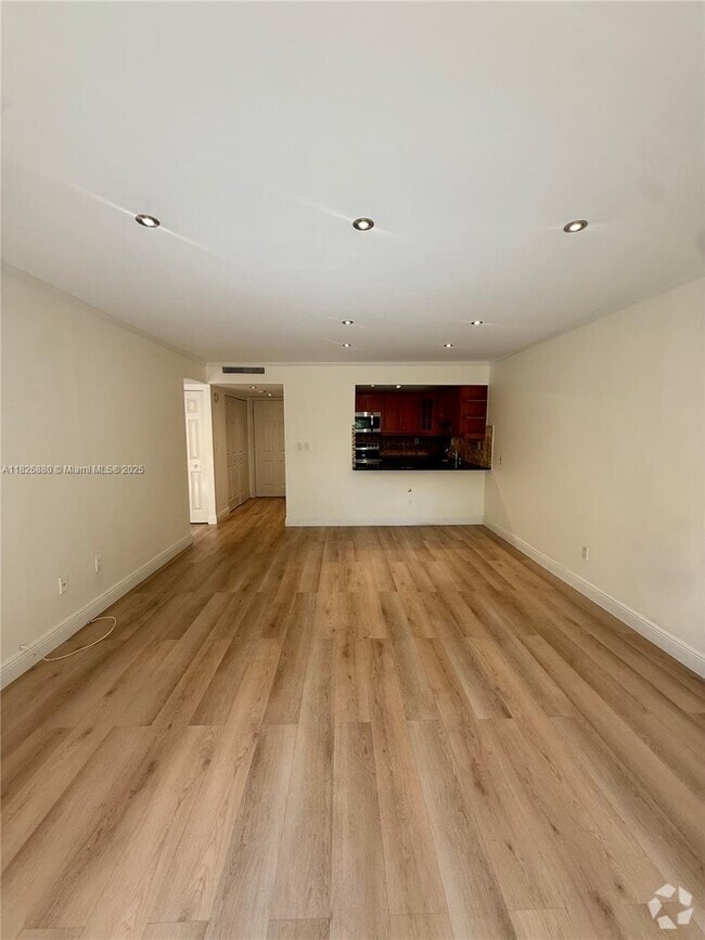 Building Photo - 9301 SW 92nd Ave