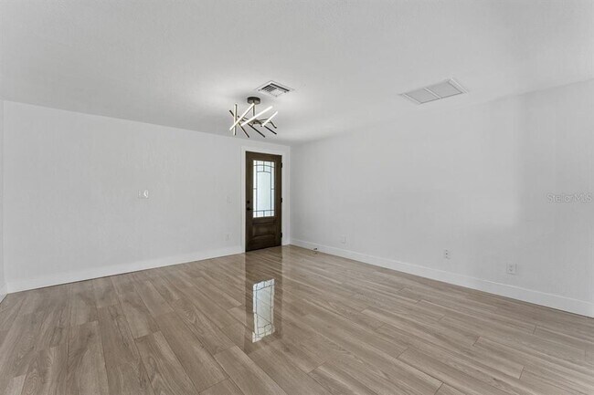 Foto del edificio - 5510 Bayou Grande Blvd NE